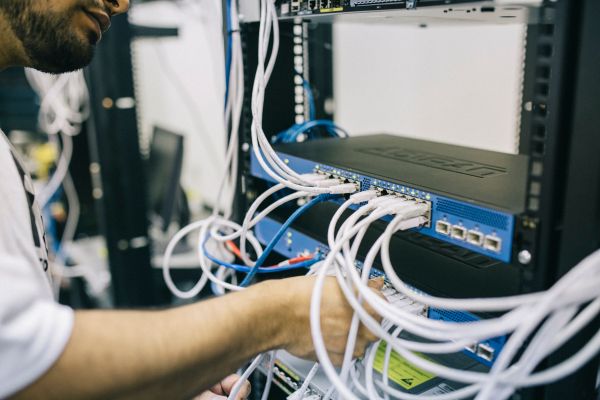 Maintenance informatique : améliorez votre sécurité avec super geek